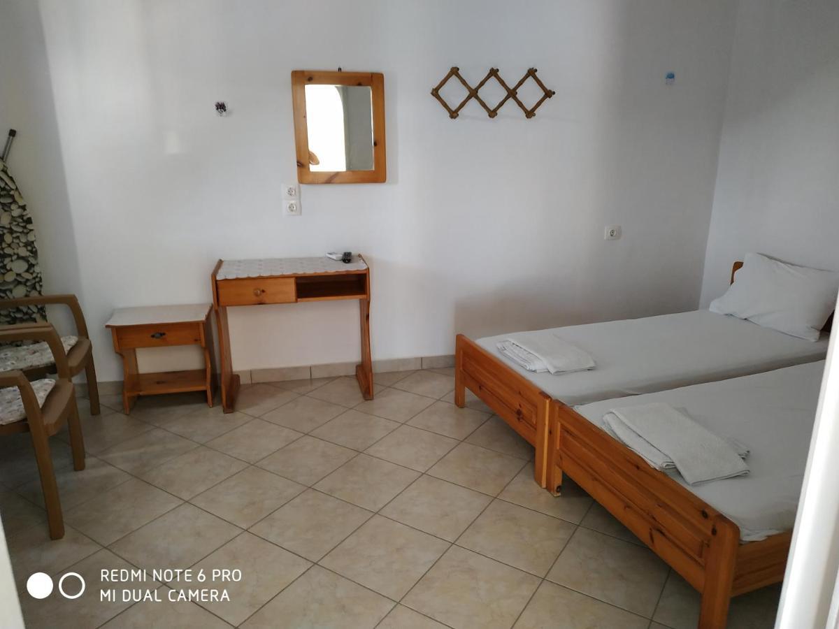 Hotel Panselinos à Anafi Extérieur photo