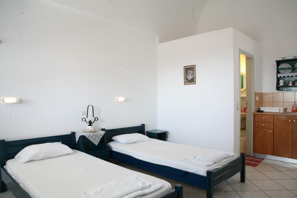 Hotel Panselinos à Anafi Extérieur photo